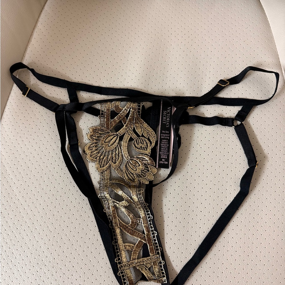 Victoria’s Secert Harness Strappy Cage Thong M